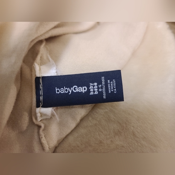 Baby Gap 0-6mo, Winter Hat - Picture 2 of 5